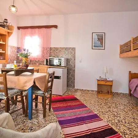 Apartman Petroula Emboriósz