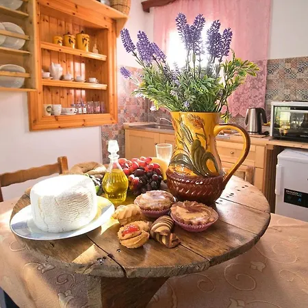 Petroula Apartamento Emborios